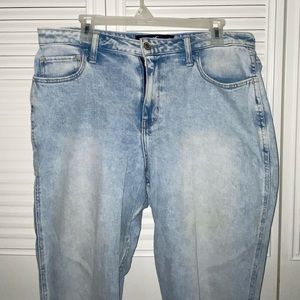 Hollister High Rise Mom Jeans